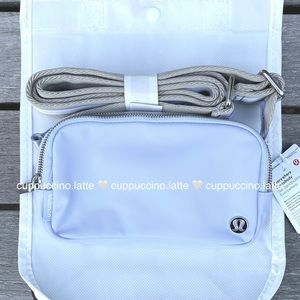 🤍NWT🤍Lululemon Athletica Everywhere Crossbody Bag in Pastel Blue/Raw Linen
